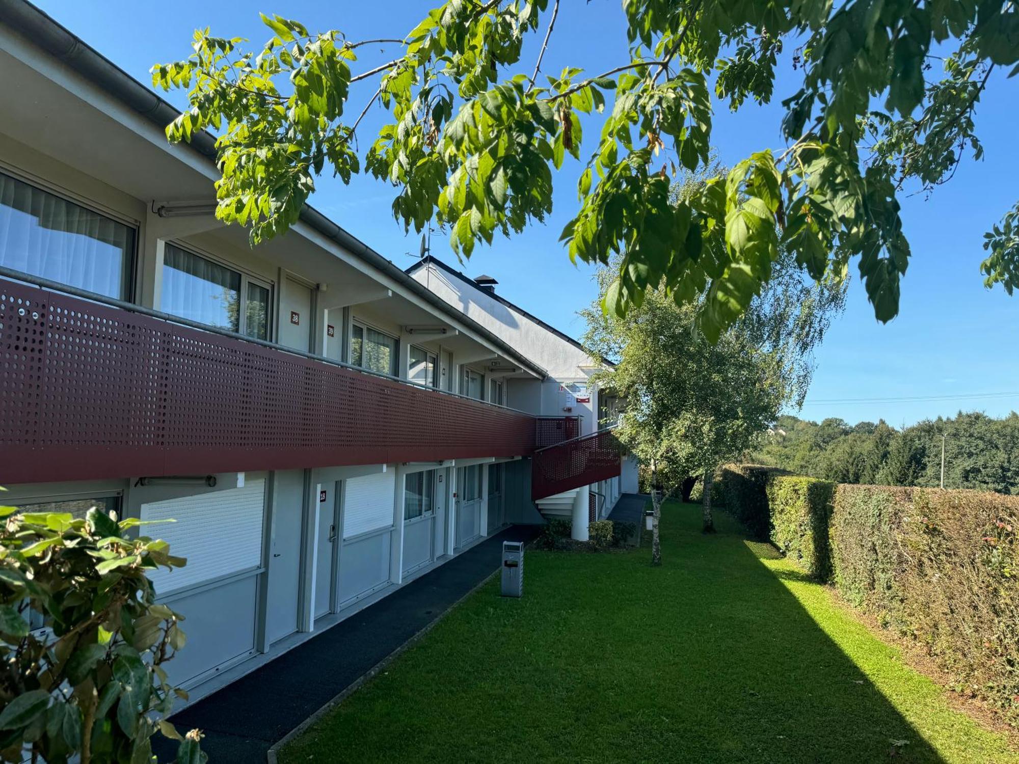 Brit Hotel Mayenne Exterior foto