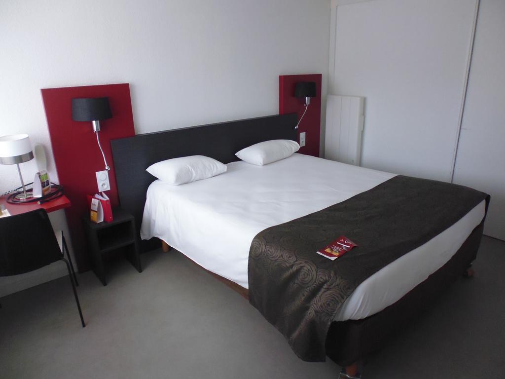 Brit Hotel Mayenne Exterior foto